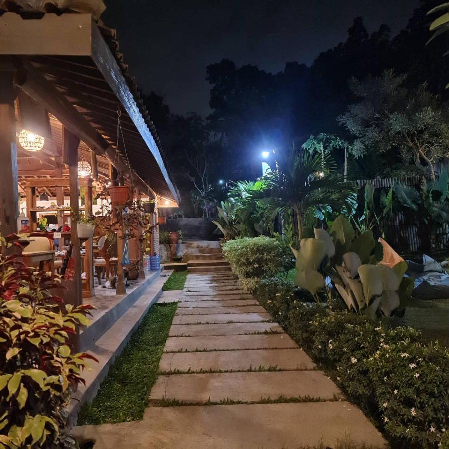 Villa Kayu Yogyakarta Exterior photo