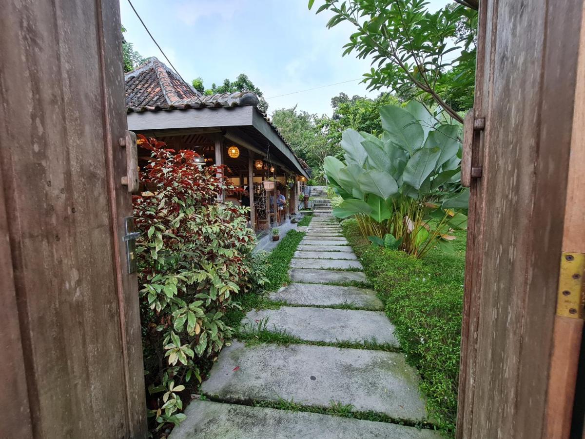 Villa Kayu Yogyakarta Exterior photo